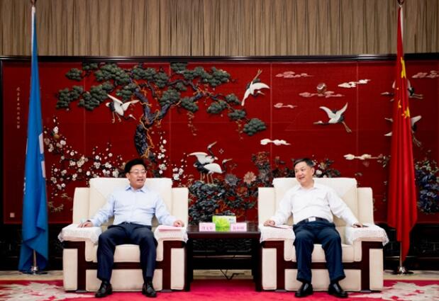 溫樞剛會(huì)見云南能投集團(tuán)黨委書記、董事長段文泉