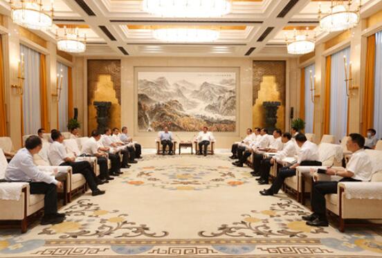 湖北省委書記應(yīng)勇、省長王曉東會見國家電網(wǎng)董事長、黨組書記毛偉明