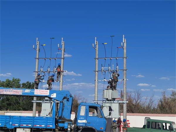 阿拉善電業(yè)局烏力吉供電分局 戍守邊防，電力護航