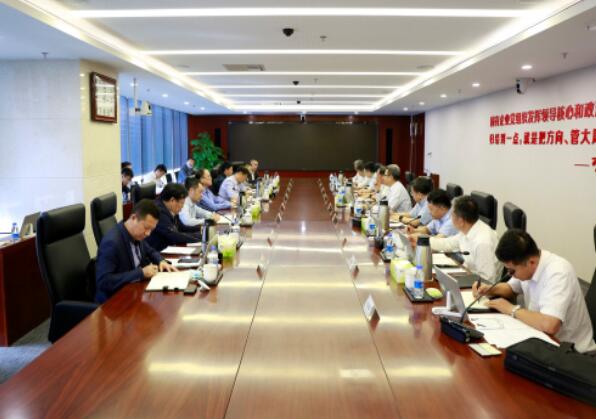 錢智民會(huì)見(jiàn)鞍鋼集團(tuán)董事長(zhǎng)、黨委書記譚成旭