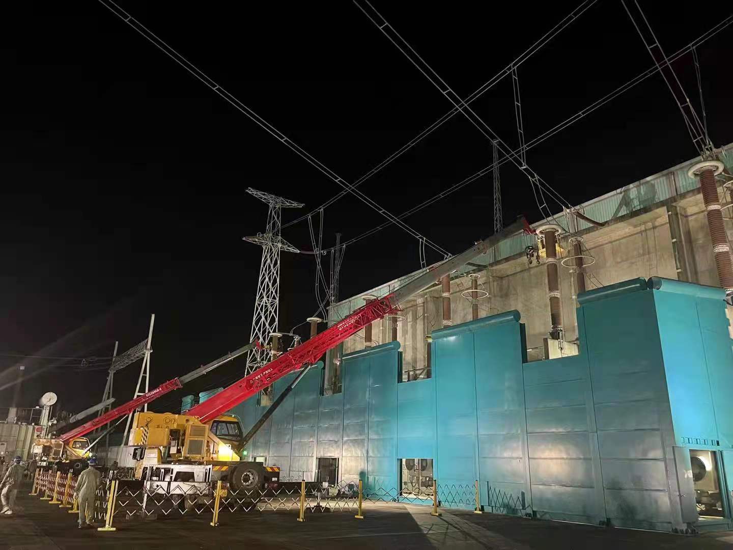 鄂電“鐵軍”：30個(gè)小時(shí)晝夜搶修作業(yè)，守護(hù)西電東送電網(wǎng)大動(dòng)脈