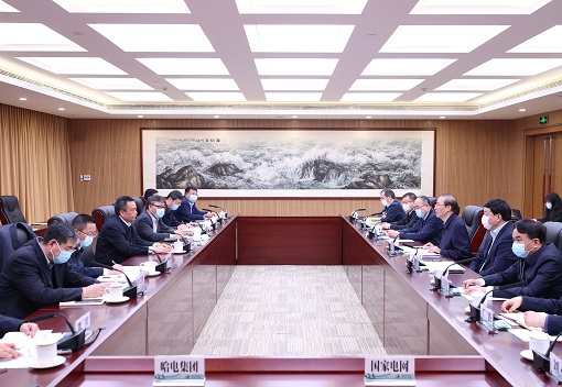 辛保安、張智剛與哈電集團董事長曹志安、總經(jīng)理吳偉章會談