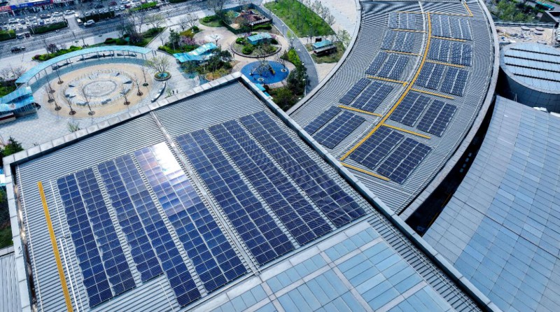 1.2MW！山東商業(yè)綜合體屋頂光伏發(fā)電項目并網(wǎng)發(fā)電