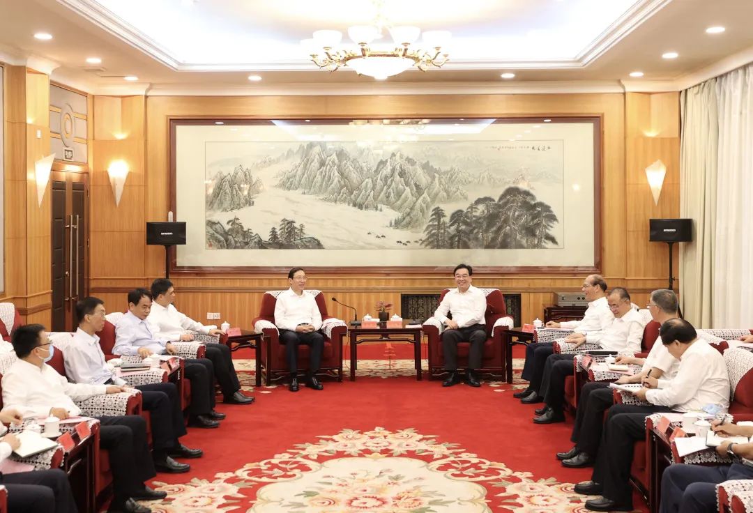 國家電網(wǎng)董事長、黨組書記辛保安與青海省委書記信長星、省長吳曉軍會談