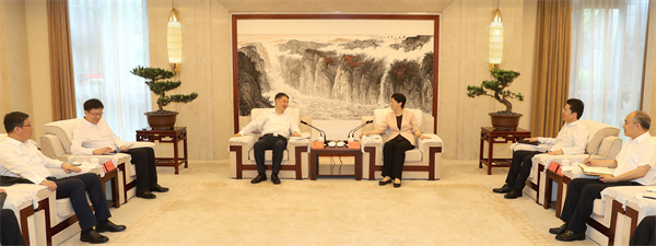 溫樞剛拜會(huì)四川省委常委、成都市委書(shū)記施小琳