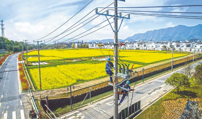 浙江富陽加大農網(wǎng)改造力度，全面推進鄉(xiāng)村電氣化改造