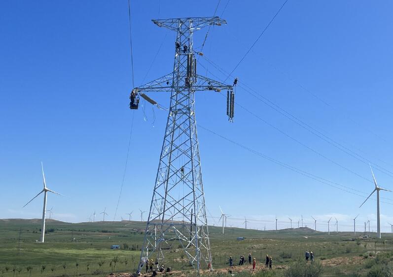 220千伏海春線、中海油化德風電場35千伏集電線路順利改造完成