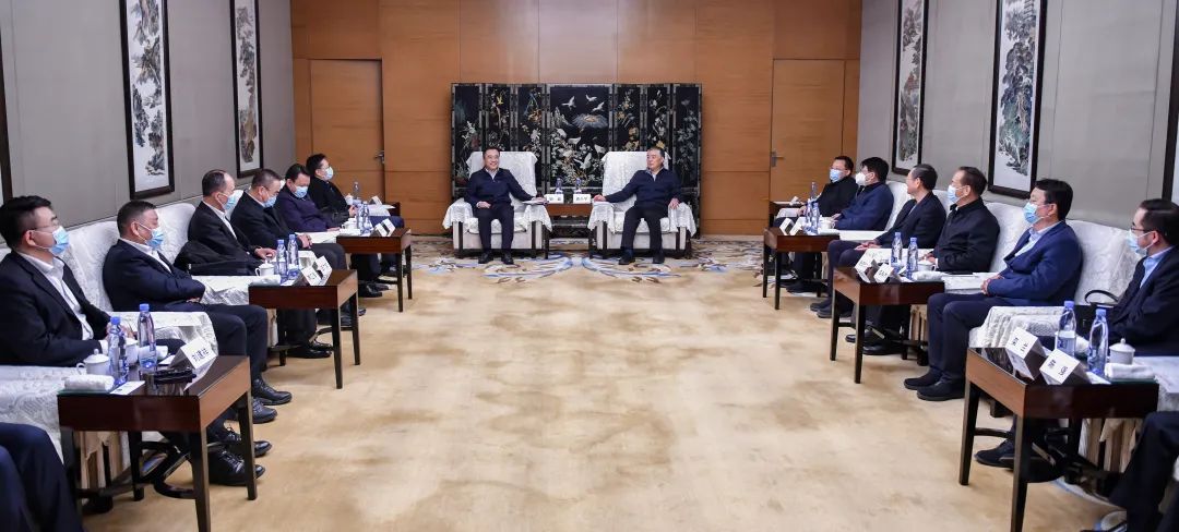 大唐集團黨組書記、董事長鄒磊與陜投集團董事長袁小寧、總經(jīng)理趙軍會談
