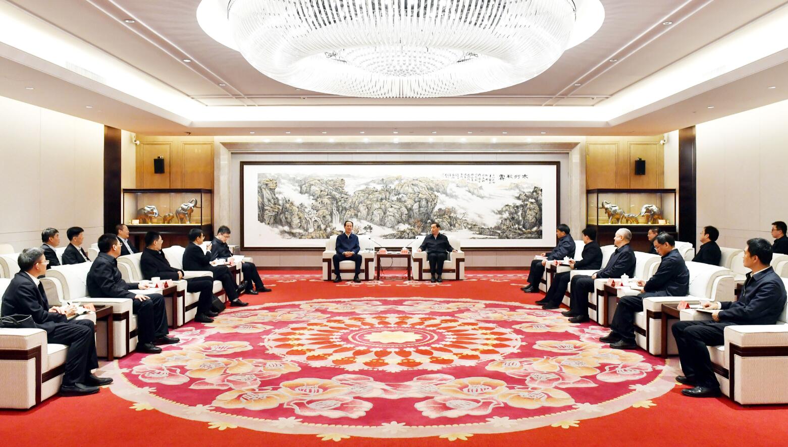 中國電建黨委書記、董事長丁焰章與河北省委常委、石家莊市委書記張超超會(huì)談
