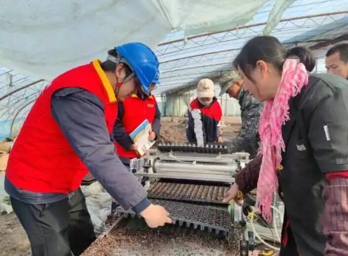 國網(wǎng)新疆電力公司貼心服務(wù)，為春耕春灌用電保駕護(hù)航