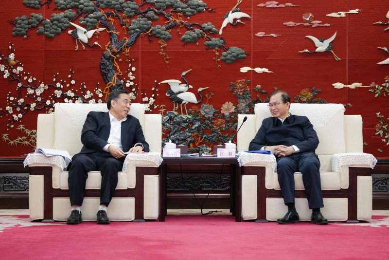 中國(guó)能建黨委書記、董事長(zhǎng)宋海良與中國(guó)華電黨組書記、董事長(zhǎng)江毅會(huì)談