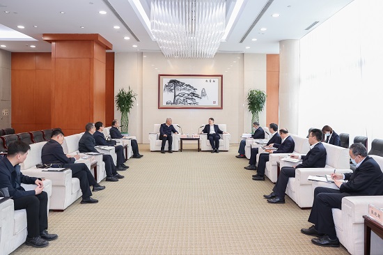 華能集團黨組書記溫樞剛會見青海省委常委、海東市委書記烏拉孜別克·熱蘇力汗