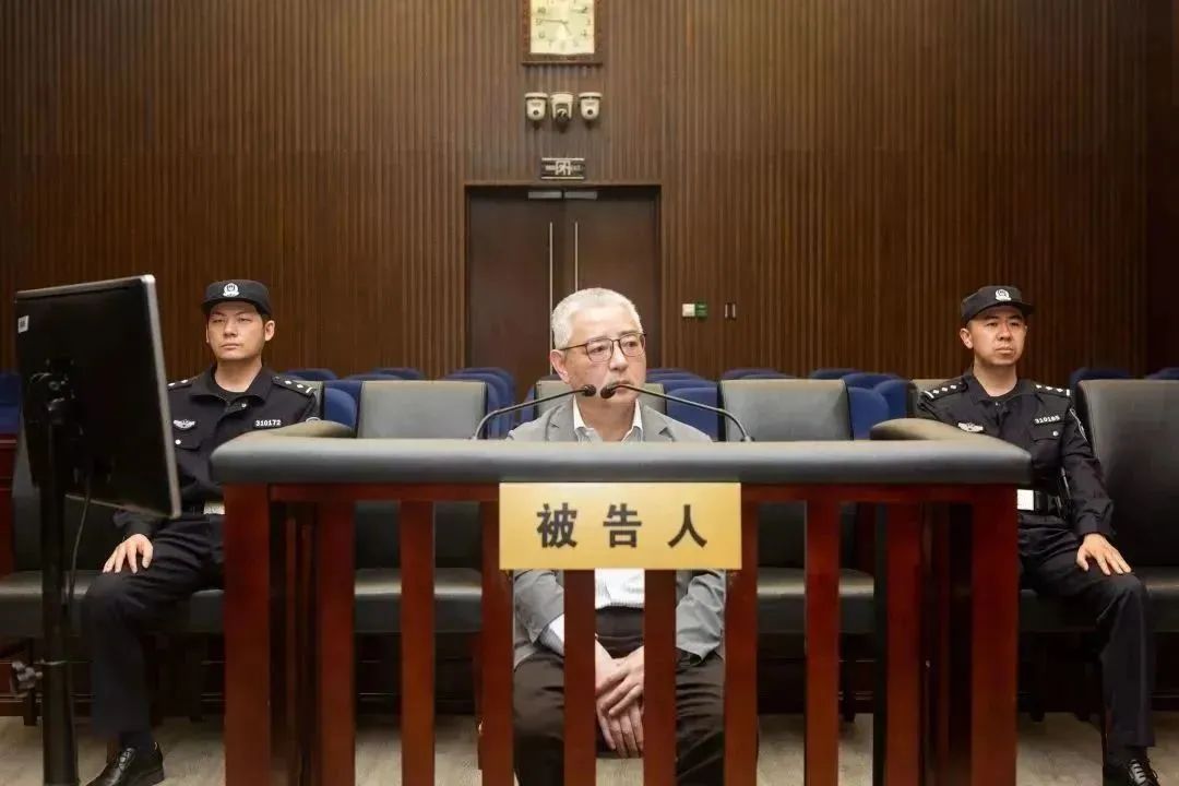 被控受賄1.56億，原上海電氣集團(tuán)股份有限公司總裁、董事長鄭建華受審