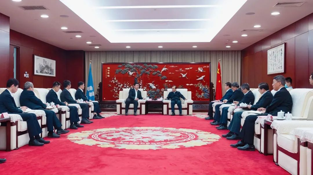 華電集團(tuán)黨組書(shū)記、董事長(zhǎng)江毅會(huì)見(jiàn)海博思創(chuàng)董事長(zhǎng)、總經(jīng)理張劍輝