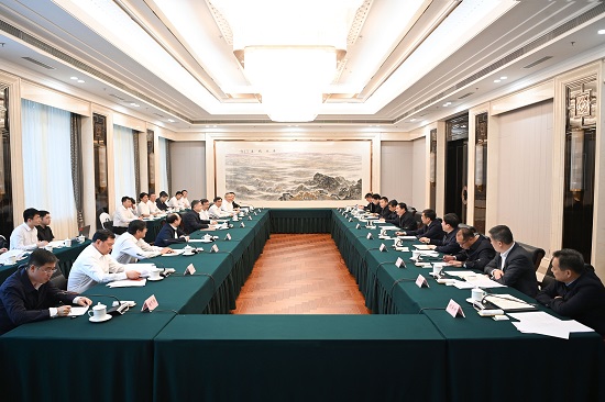 華能集團溫樞剛、鄧建玲拜會遼寧省委書記郝鵬