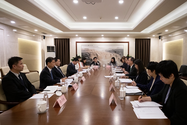 國務(wù)院國資委副翁杰明會(huì)見香港特區(qū)政府律政司司長(zhǎng)林定國