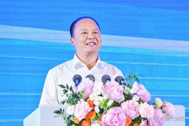 全國工商聯(lián)副主席，通威集團董事局主席劉漢元：加快建設可再生能源 構建川渝清潔能源一體化