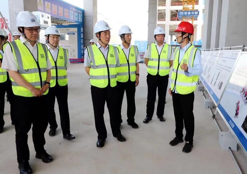 中國能建黨委副書記、總經(jīng)理孫洪水到西北城建未來廣場A區(qū)項目開展安全生產(chǎn)督導(dǎo)