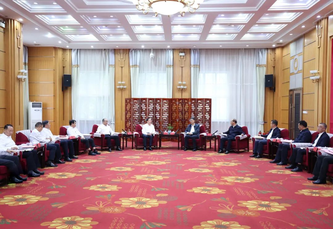 國家電網(wǎng)公司董事長、黨組書辛保安會見青海省委書記陳剛、省長吳曉軍、省政協(xié)主席公保扎西