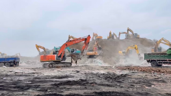 【防汛救災 央企行動】爭分奪秒加固堤壩，中建集團馳援天津防汛抗洪一線
