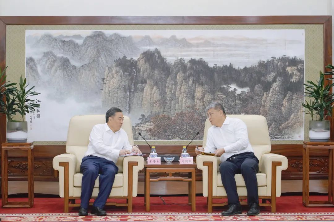 中國(guó)能建黨委書記、董事長(zhǎng)宋海良與國(guó)家能源集團(tuán)黨組書記、董事長(zhǎng)劉國(guó)躍會(huì)談