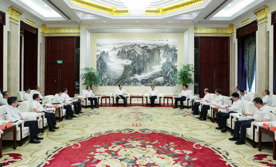中國電建黨委書記、董事長丁焰章拜會貴州省委書記徐麟、省長李炳軍