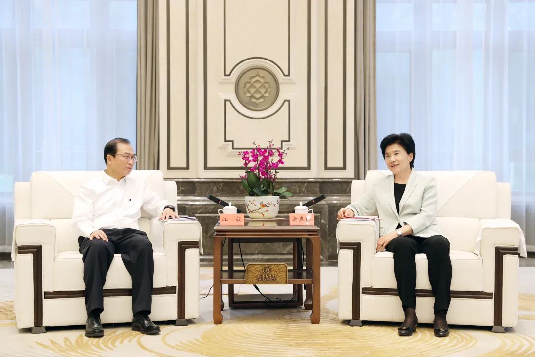 華電集團(tuán)黨組書記、董事長江毅拜會黑龍江省委副書記、省長梁惠玲