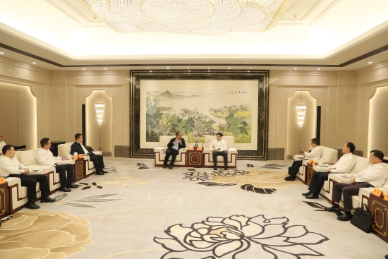 中國電建黨委副書記、總經(jīng)理王斌與江蘇省委常委、蘇州市委書記曹路寶舉行會(huì)談