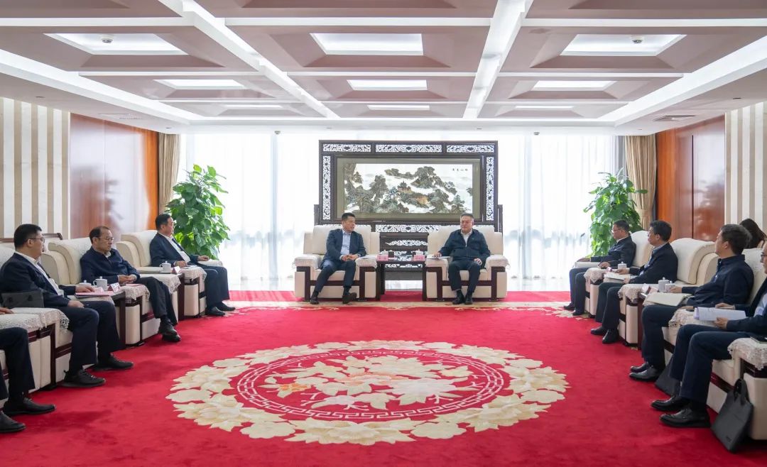 華電集團黨組副書記、總經(jīng)理葉向東與山東能源黨委書記、董事長李偉舉行會談