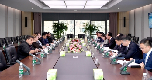 中國電建黨委書記、董事長丁焰章同洪都拉斯國會(huì)主席雷東多舉行會(huì)談