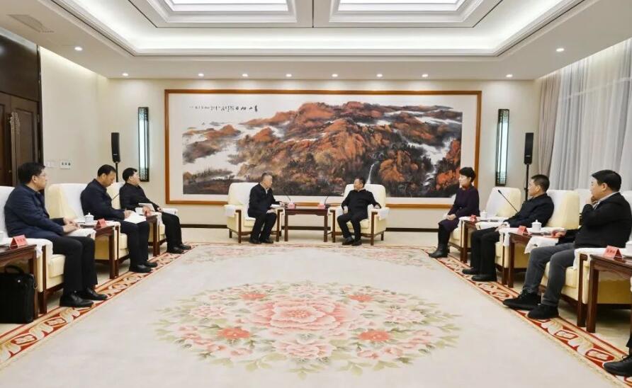 三峽集團(tuán)董事長(zhǎng)、黨組書記雷鳴山拜會(huì)內(nèi)蒙古自治區(qū)黨委書記孫紹騁、自治區(qū)主席王莉霞