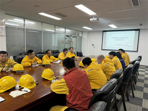 華潤電力南京公司黨委委員、副總經(jīng)理陳超虎參加一期戊值安全聯(lián)系日暨安全蹲點活動