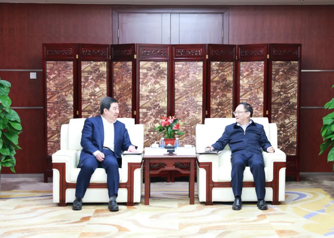 中國(guó)電氣裝備白忠泉董事長(zhǎng)、周群總經(jīng)理拜訪中鋁集團(tuán)董事長(zhǎng)段向東、總經(jīng)理王石磊