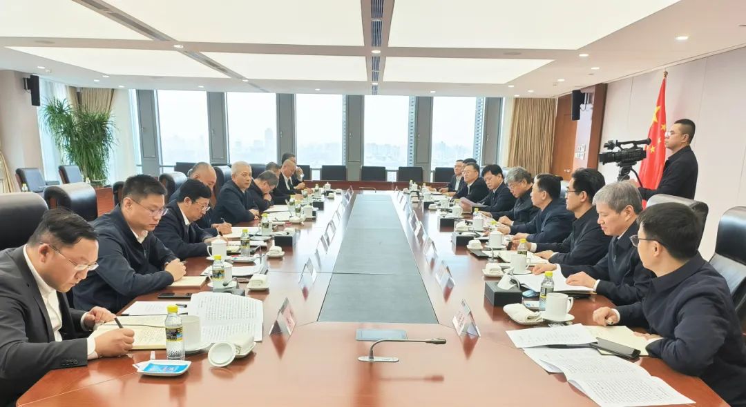 中國(guó)一重董事長(zhǎng)徐鵬一行拜訪(fǎng)國(guó)家能源集團(tuán)黨組書(shū)記、董事長(zhǎng)劉國(guó)躍