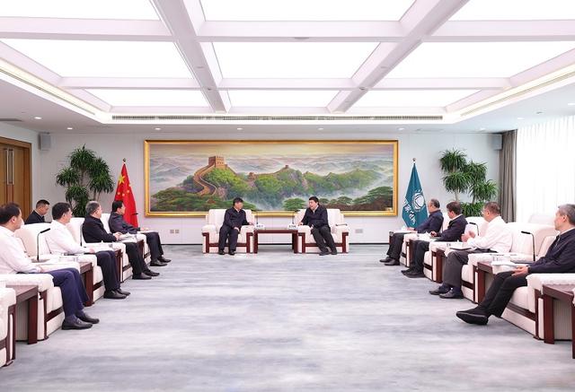 國(guó)家電網(wǎng)董事長(zhǎng)、黨組書記張智剛董事長(zhǎng)與三峽集團(tuán)董事長(zhǎng)劉偉平、總經(jīng)理韓君會(huì)談