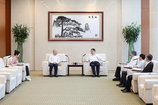 華能集團(tuán)黨組書記、董事長(zhǎng)溫樞剛會(huì)見(jiàn)?？谑惺虚L(zhǎng)丁暉