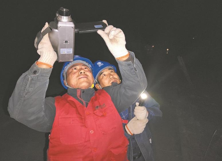 青海貴南縣：零下15攝氏度，冬夜巡檢保供電