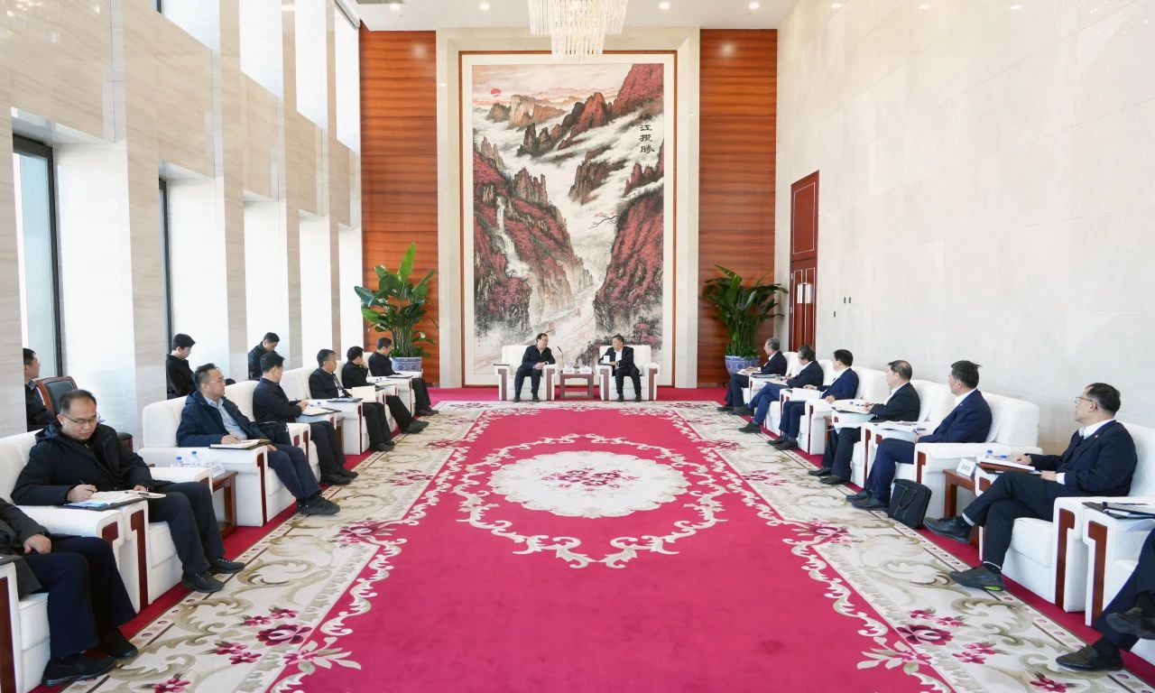 中國能建董事長宋海良、總經(jīng)理倪真與中國南水北調(diào)集團(tuán)董事長汪安南、總經(jīng)理孫志禹會(huì)談