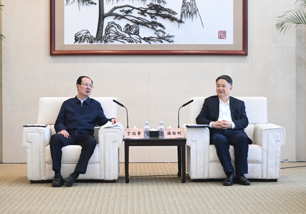 丁焰章與中國華能董事長、黨組書記溫樞剛會(huì)談