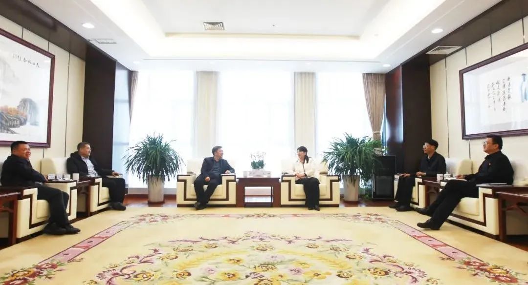 國家電投新疆公司與中國水電四局、中交集團(tuán)、運(yùn)達(dá)股份座談