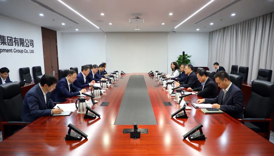 中國電氣裝備董事長李洪鳳、總經(jīng)理周群會見佛山市委書記唐屹峰