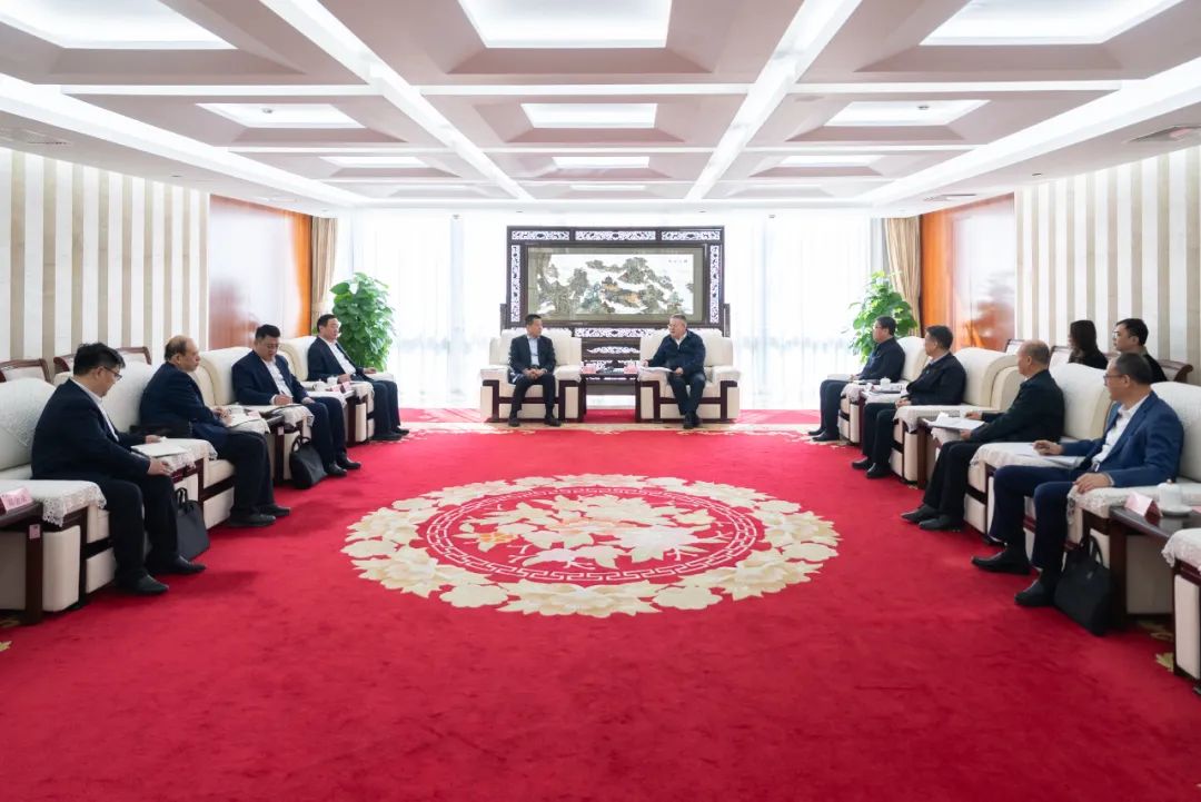 中國華電總經理葉向東與山東能源集團黨委書記、董事長李偉舉行會談