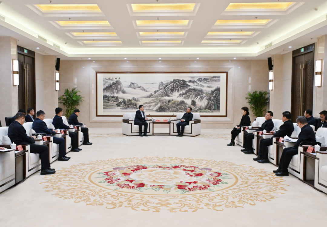 大唐集團(tuán)董事長(zhǎng)呂軍、總經(jīng)理張傳江拜會(huì)內(nèi)蒙古自治區(qū)黨委書(shū)記孫紹騁政府主席王莉霞