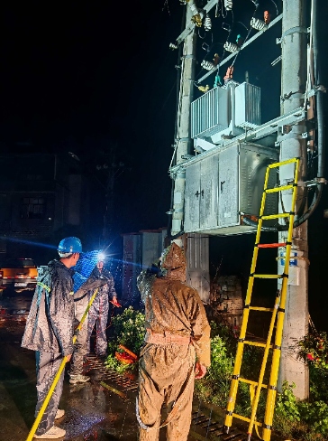 湖北通城：驚雷過后，150戶停電無訴求